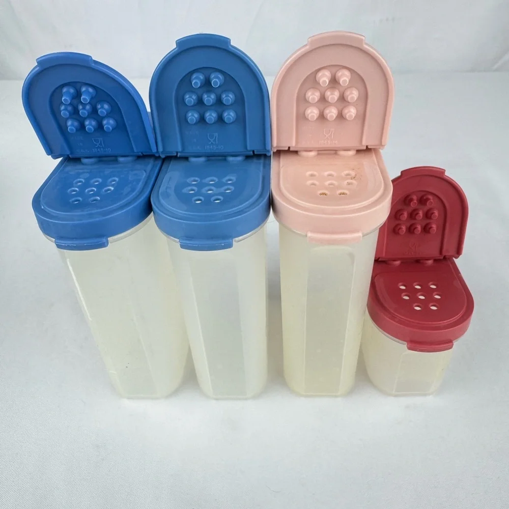 Vintage Set of 4 Tupperware Modular Mate Spice Salt Pepper Shaker Containers